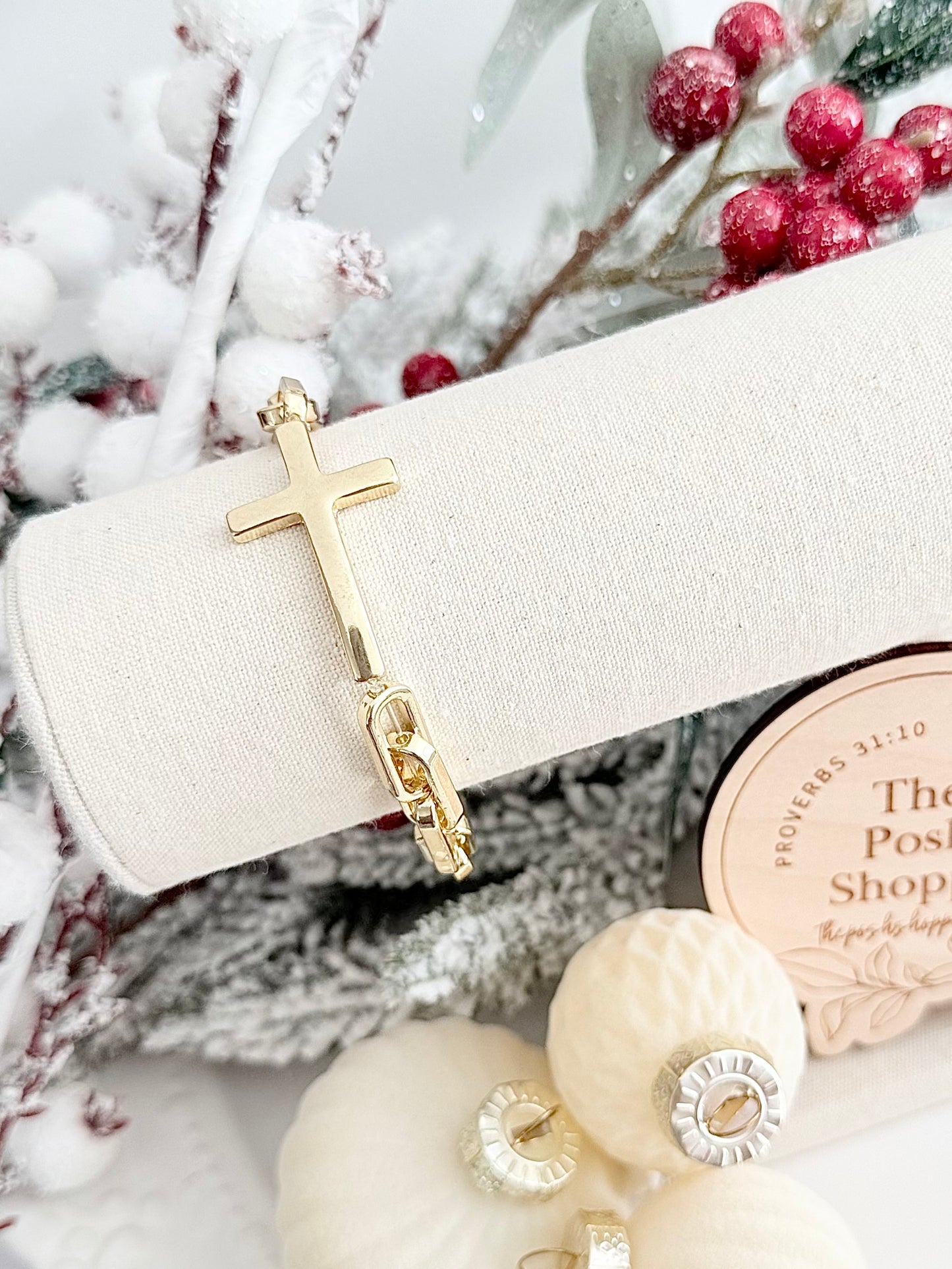 Gold Cross Link Bracelet