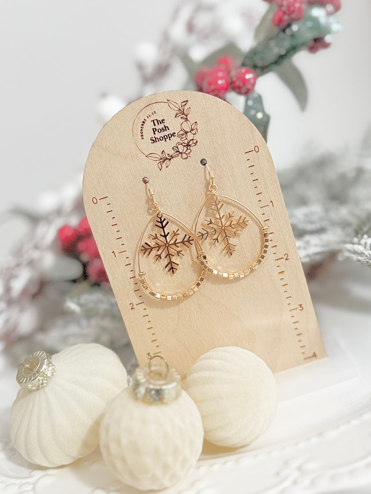 Golden Snowflake Drops